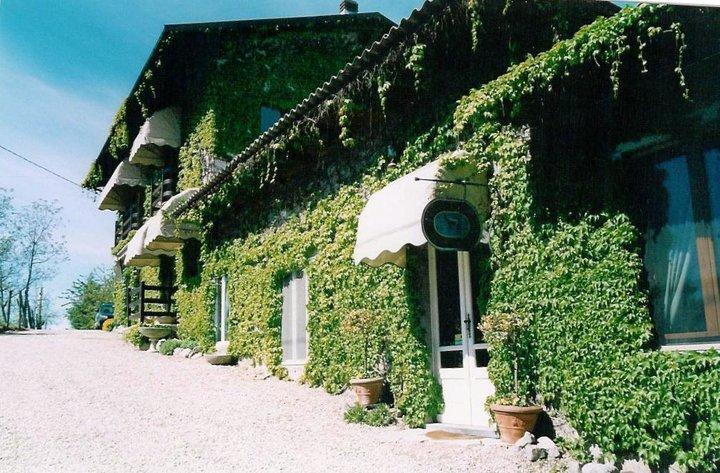 Bed and Breakfast Premiata Osteria Dei Fiori à Cortiglione Chambre photo